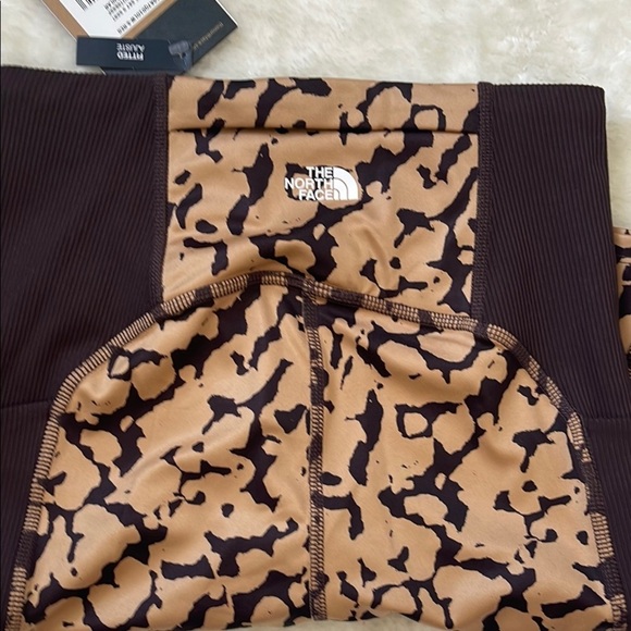 Black High-Waisted Stretch Leggings - Picture 4 of 5